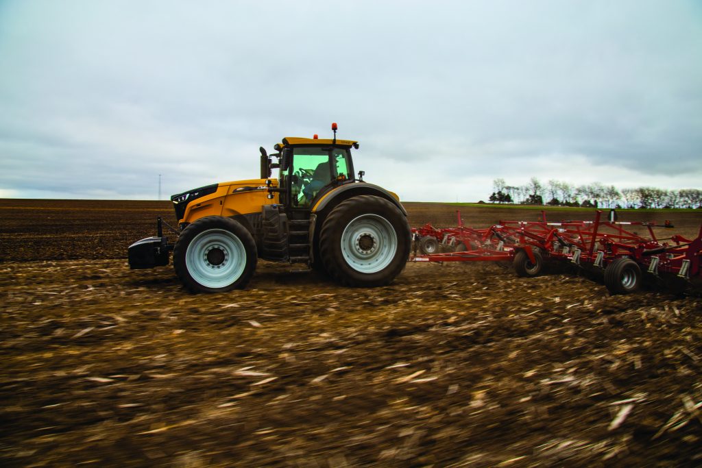 Challenger 1000 tillage