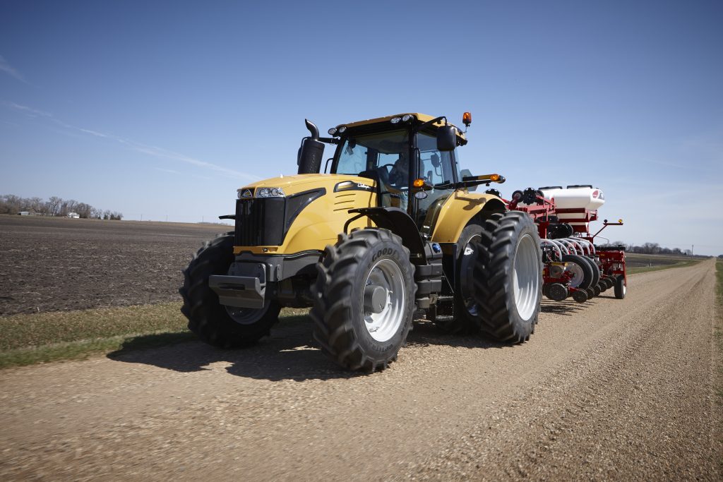 Challenger MT500E with planter