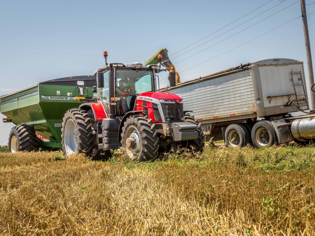 Massey Ferguson 8S.205