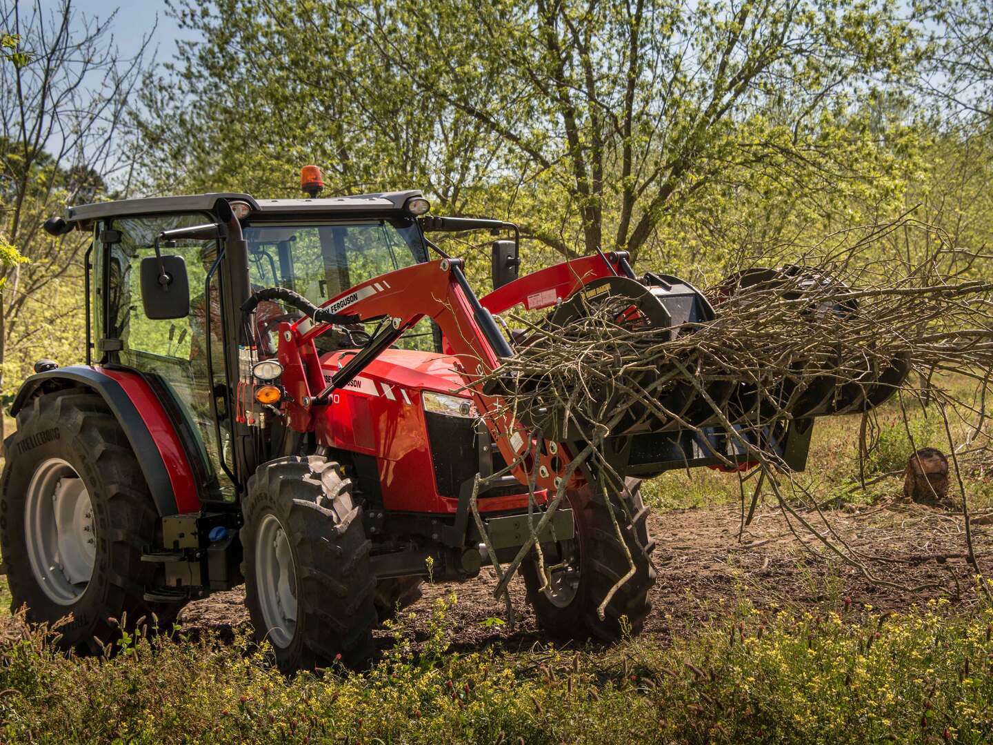 MF 4700 Global Series, Mid-Range Tractor