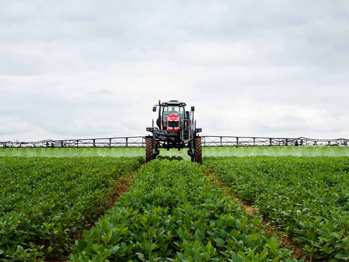 Massey Ferguson 500R Series Self-Propelled Sprayer - Maple Lane Farm ...