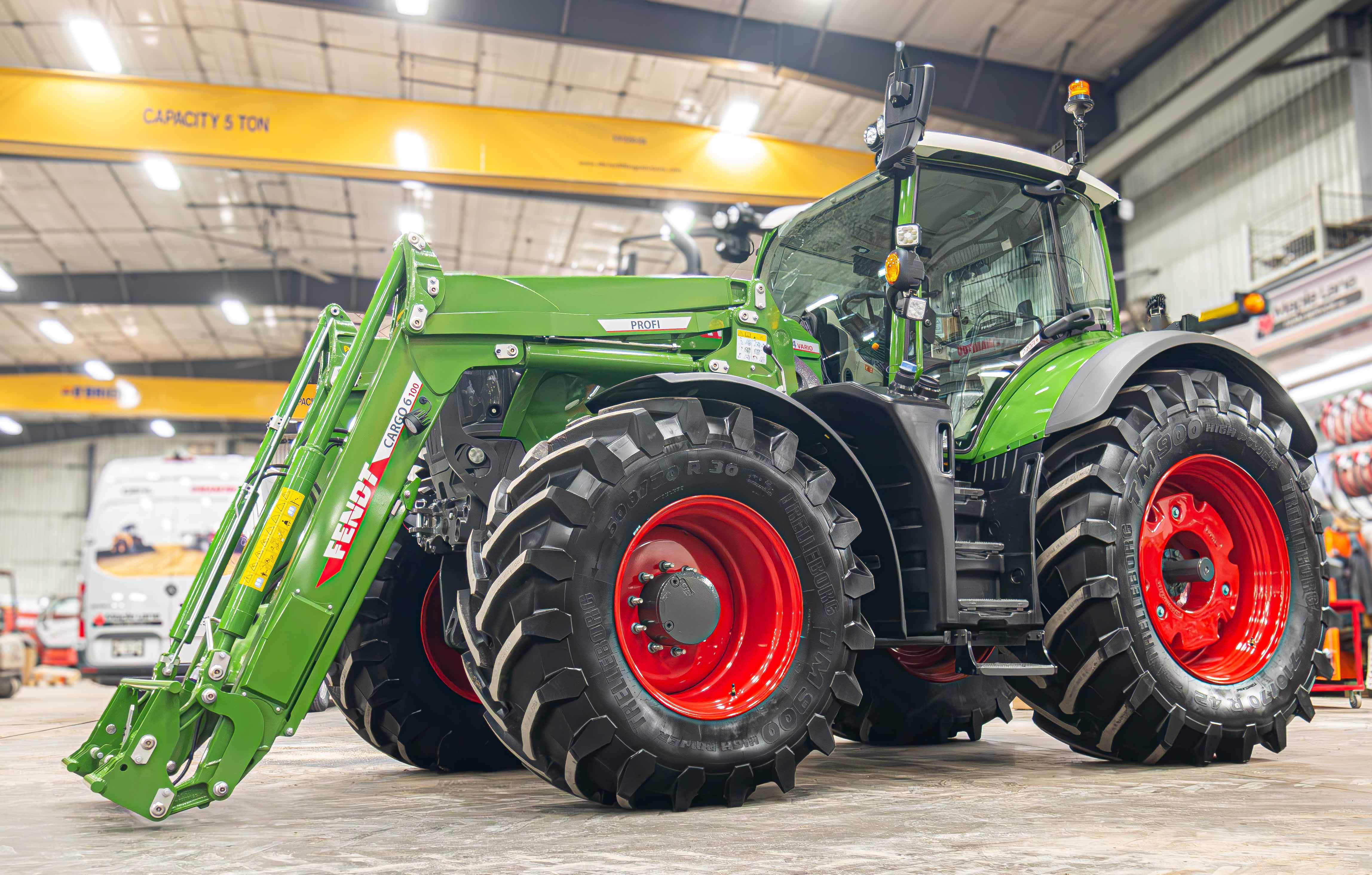 Fendt 700 Tractor with Standard Tires