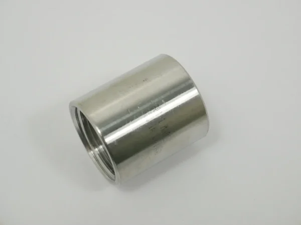 AG051939 Stainless 1" Coupler