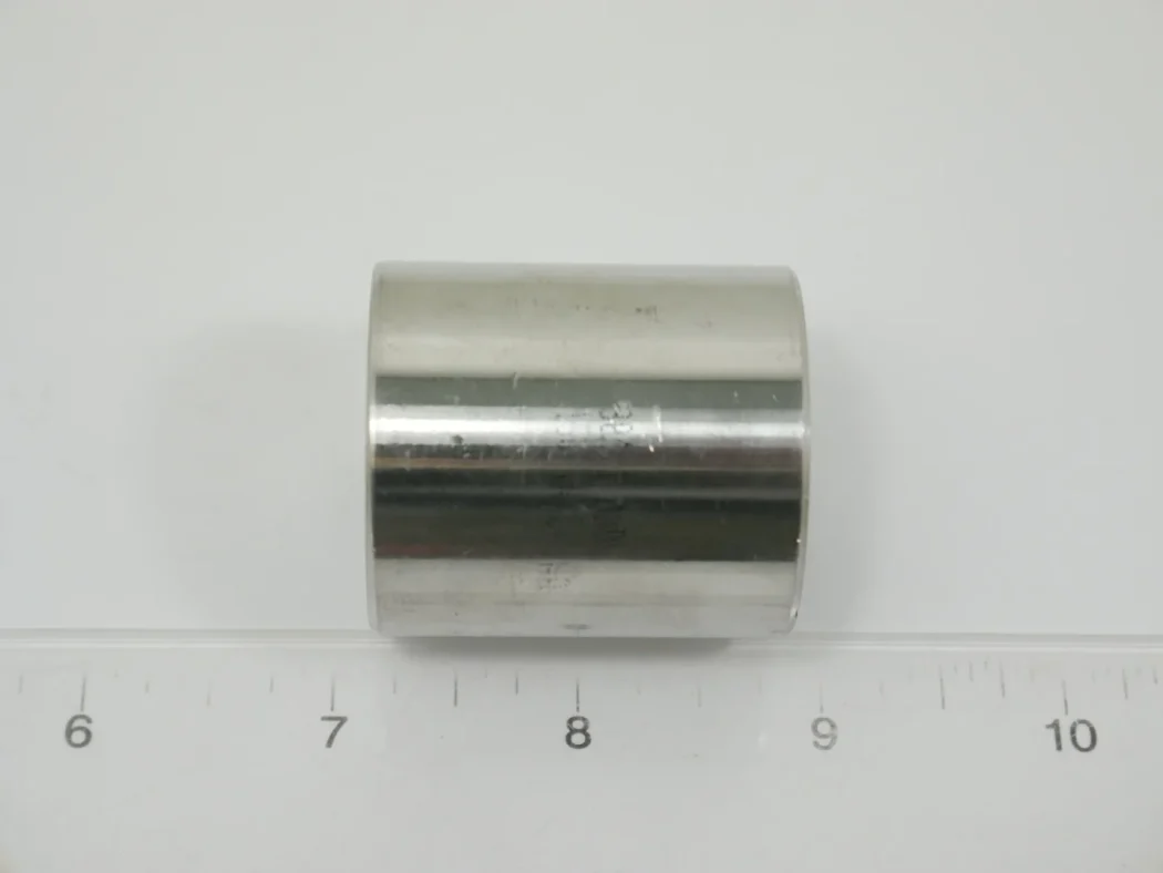 AG051939 Stainless 1" Coupler