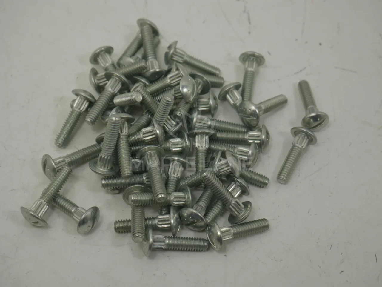 135630 Macdon Centre Draper Bolts
