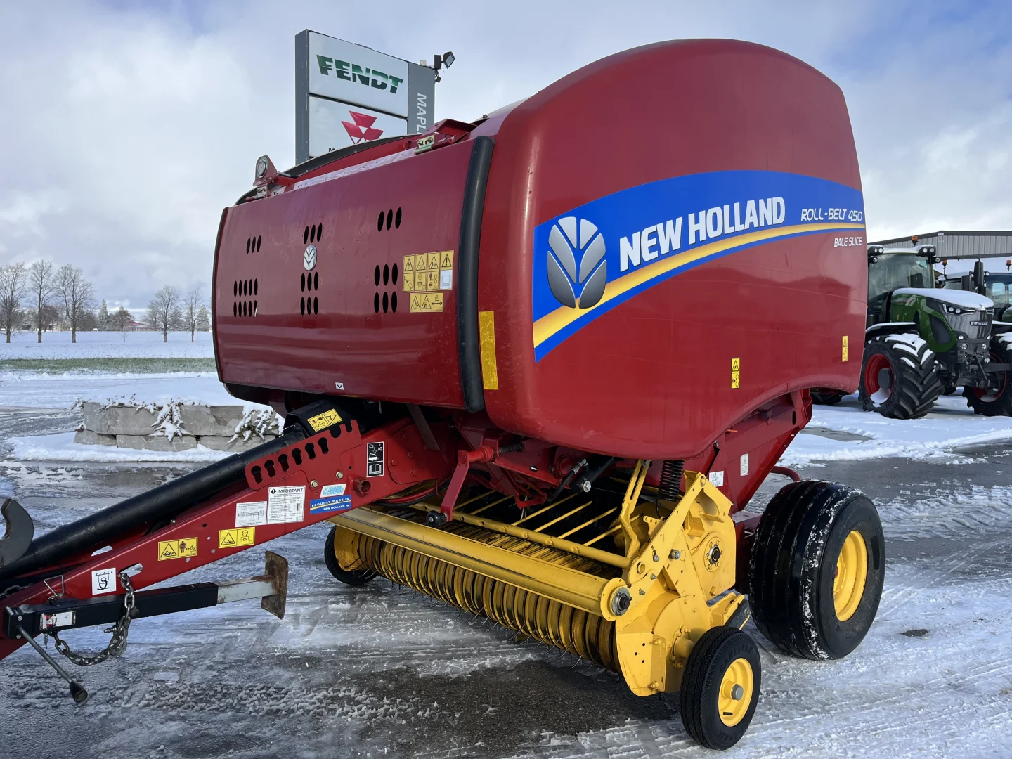 Used 2017 New Holland  Roll-Belt 450