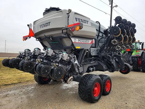 New 2025 Fendt  Momentum 23-15