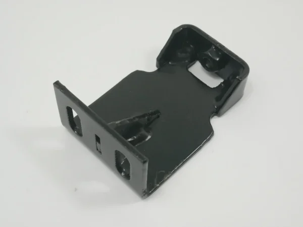 561136D1 Latch Bottom
