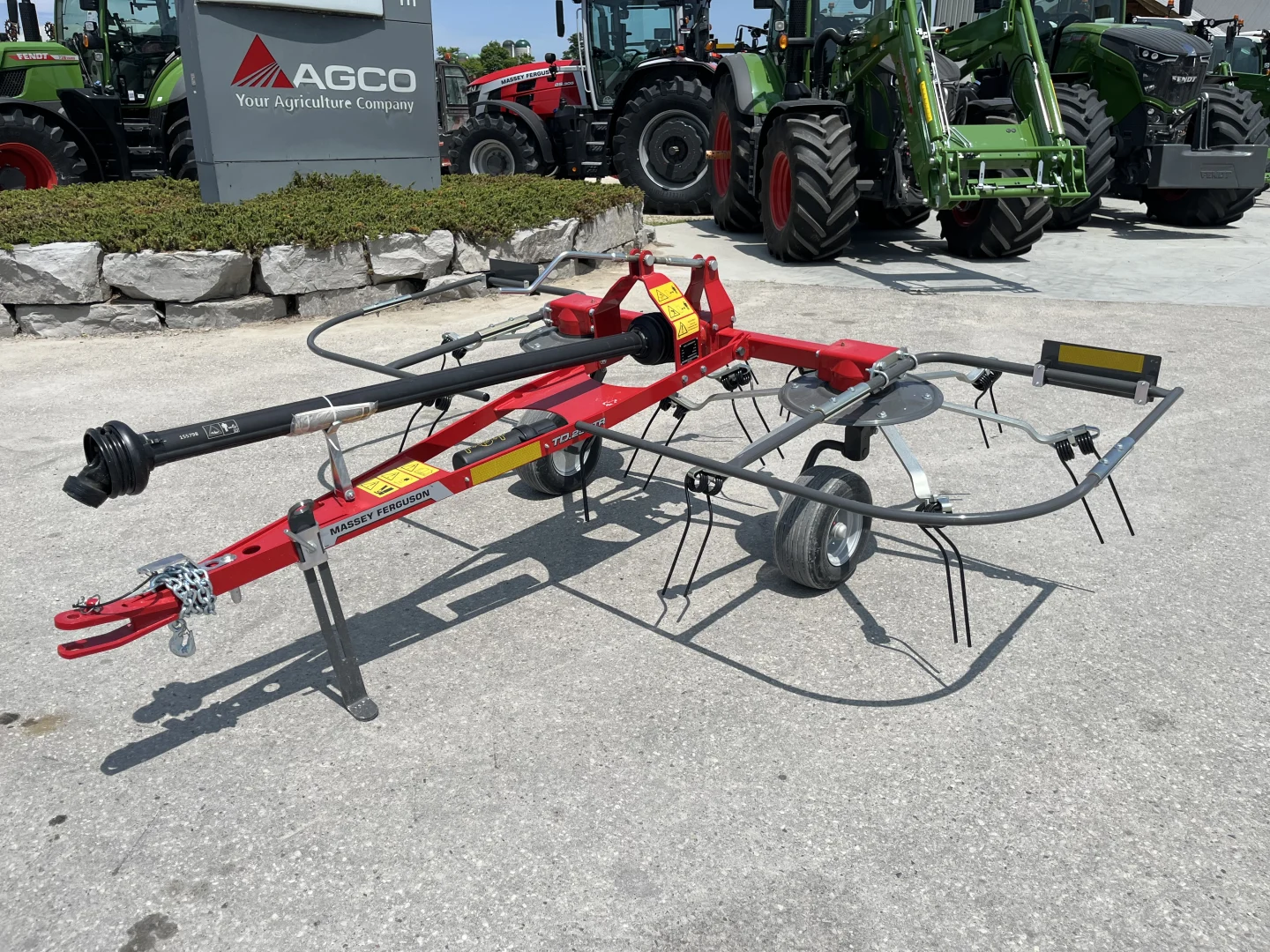 New 2025 Massey Ferguson  TD252