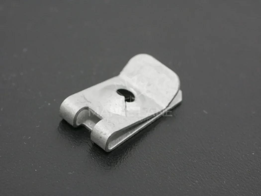 72438540 Clip Nut