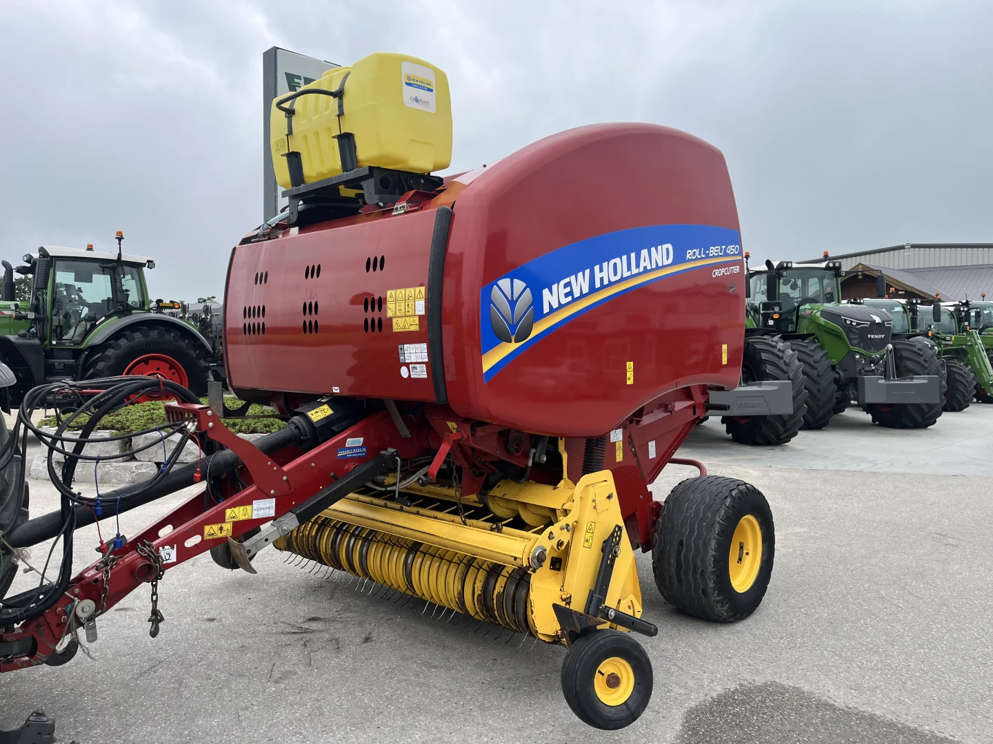 Used 2019 New Holland Roll-Belt 450
