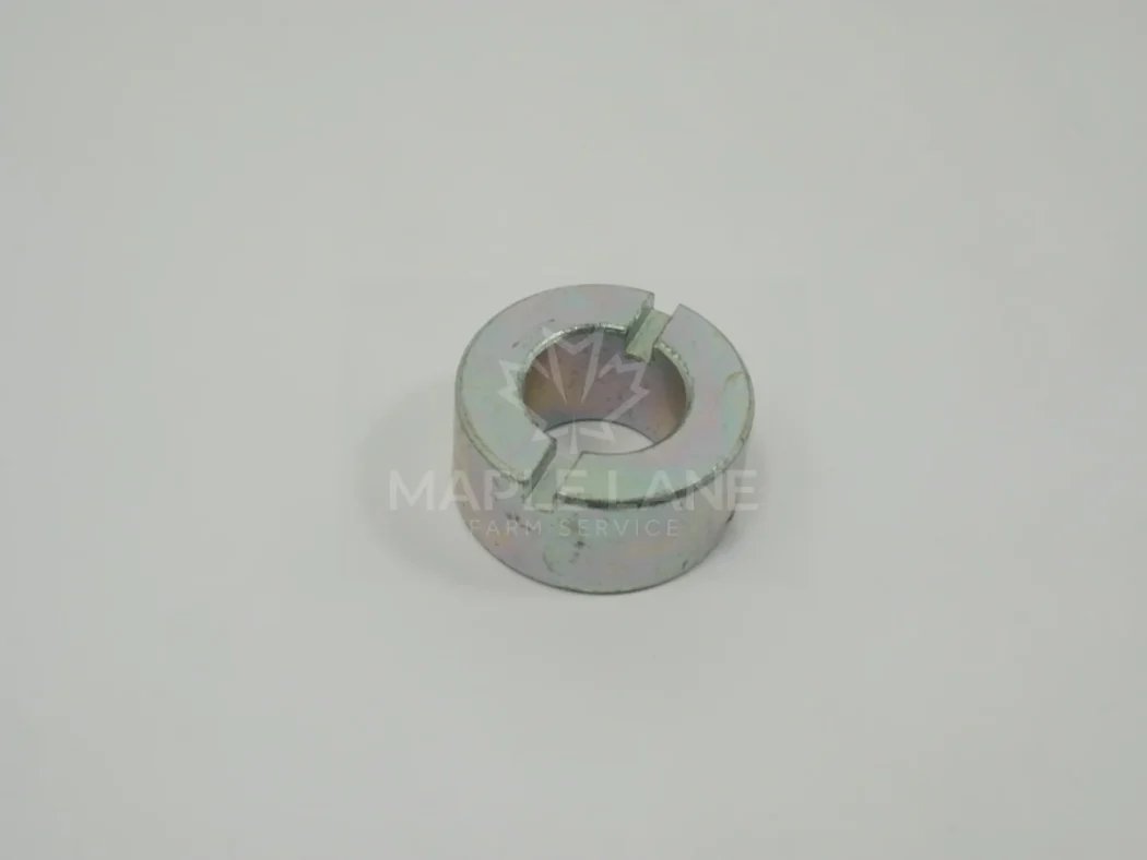 V33215100 Spacer