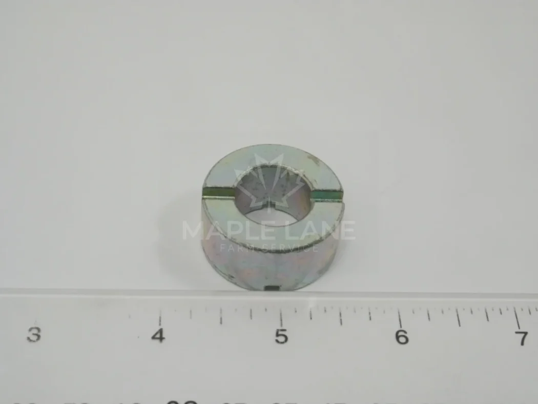 V33215100 Spacer
