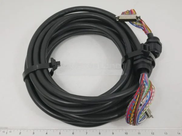 26016900 DB25M Cable