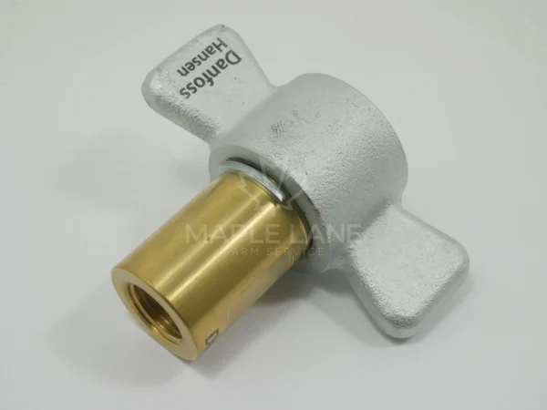 71358564 Coupler